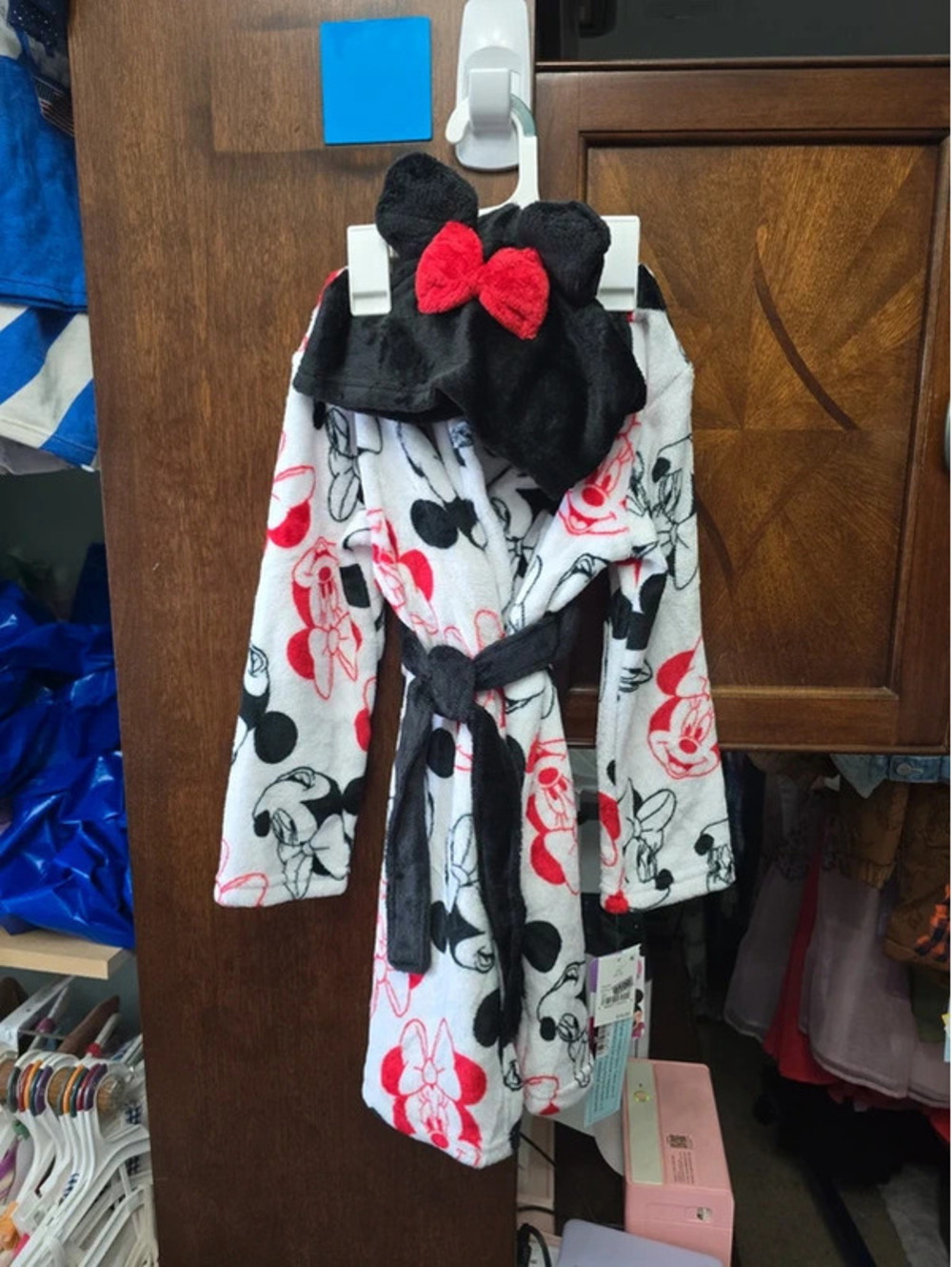 4t/5t brand new disney robe item, 100G7